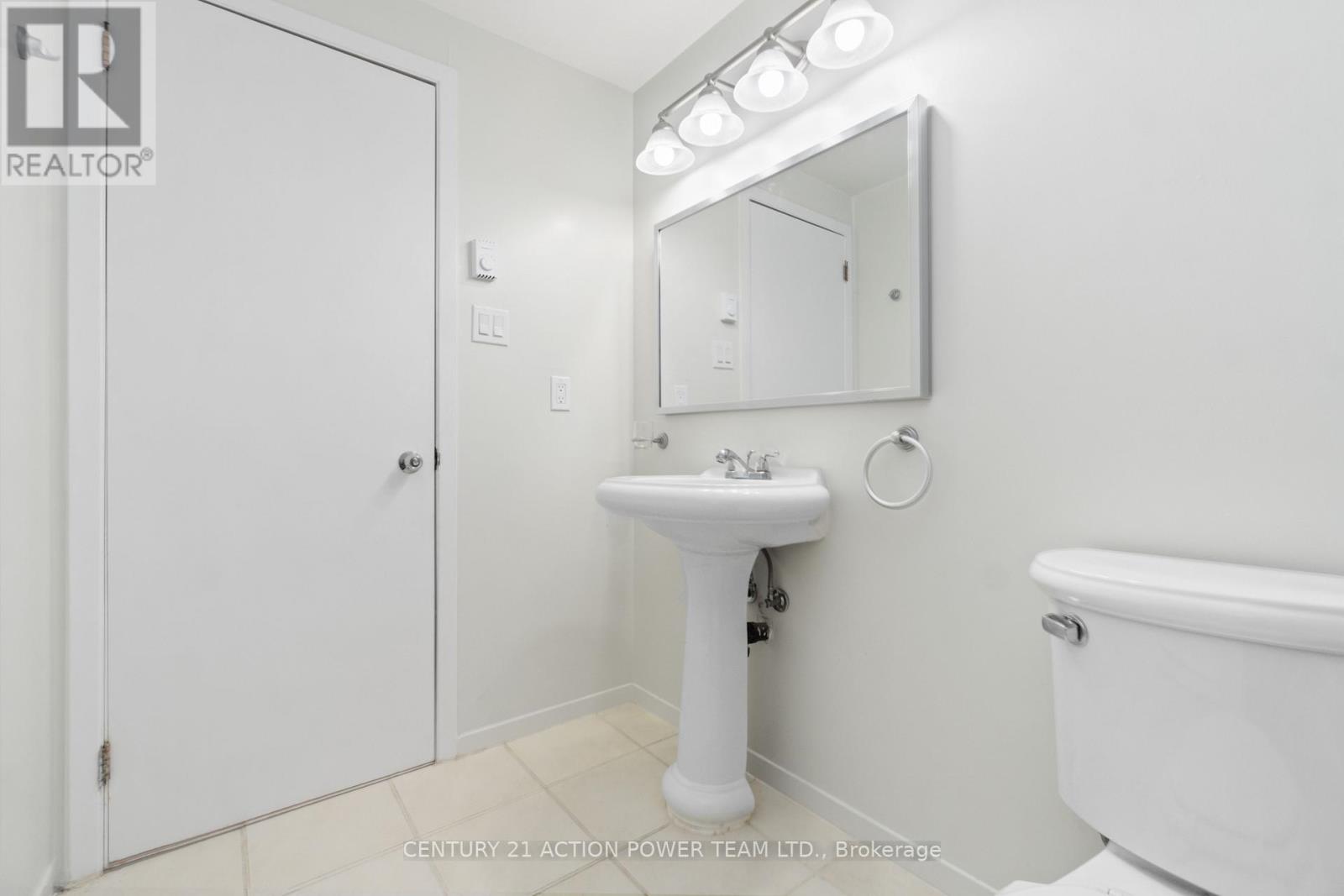 17 - 3103 Armada Avenue