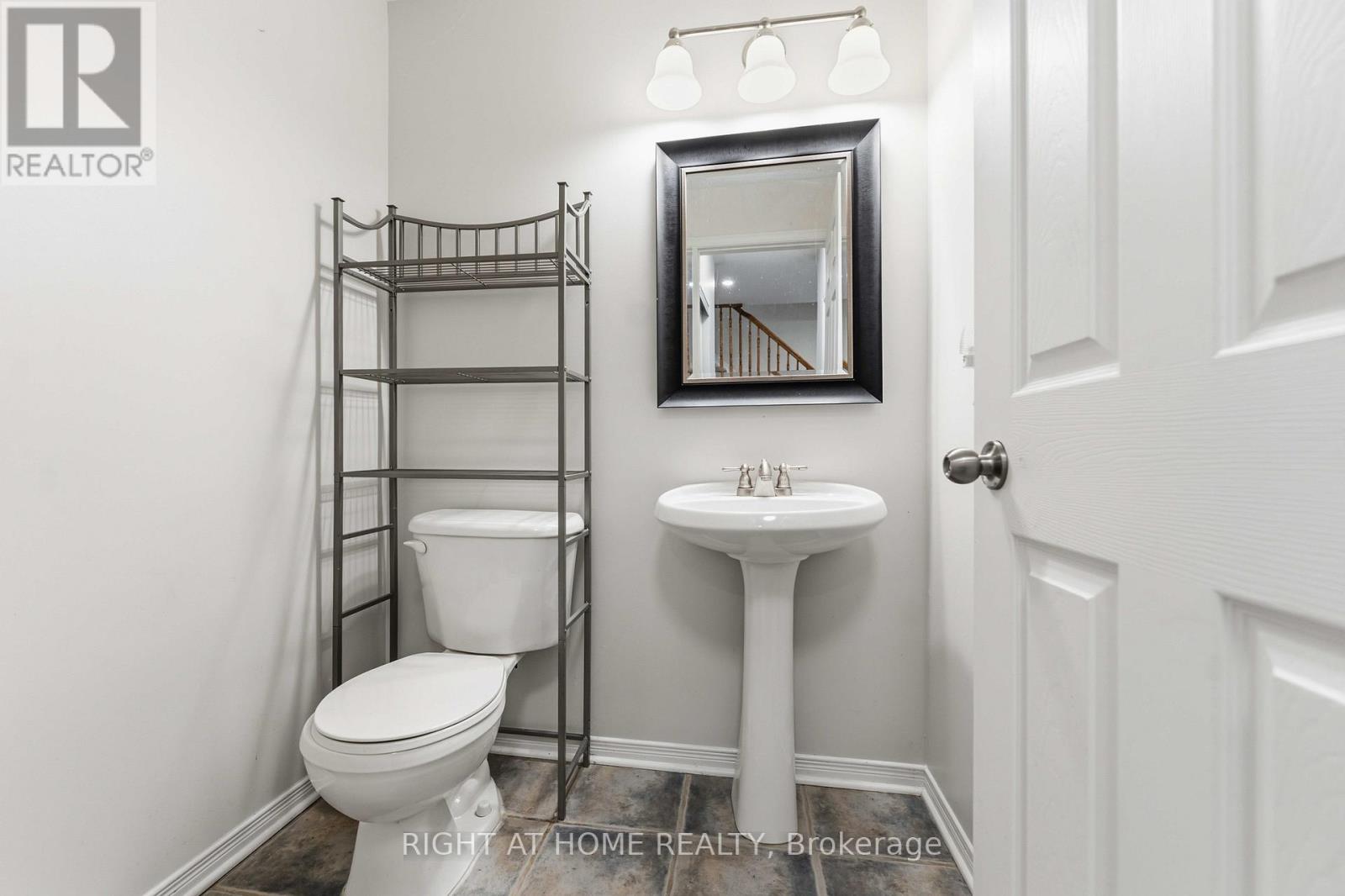 52 Fieldberry Private