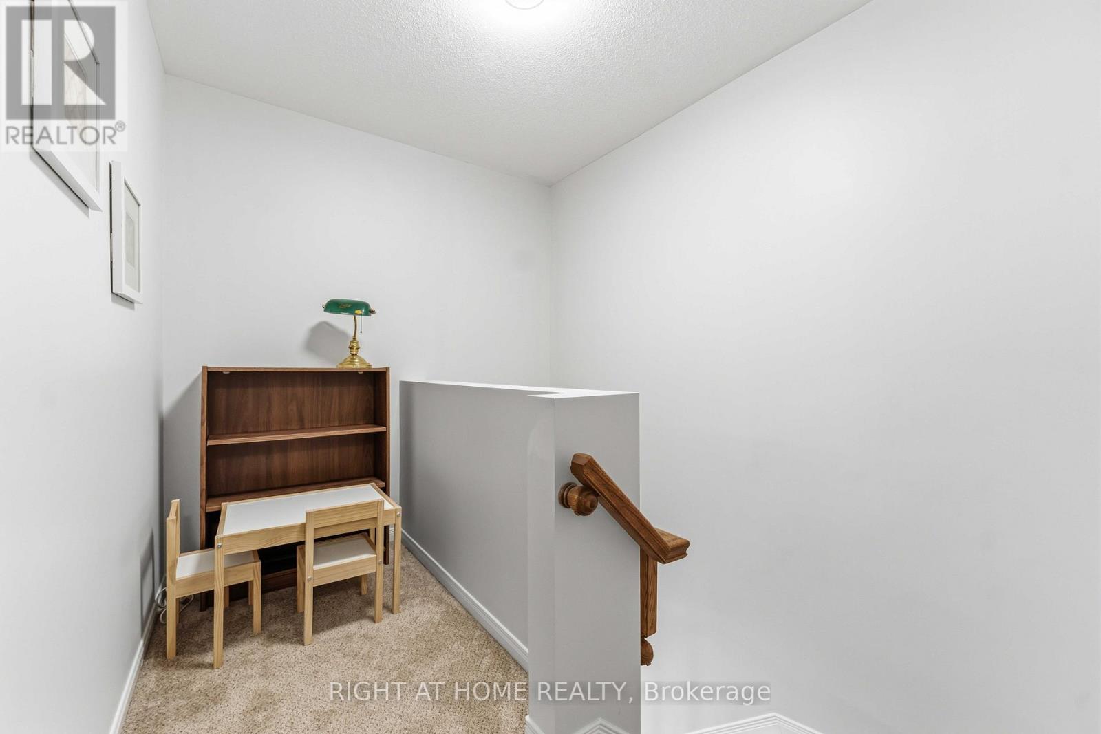 52 Fieldberry Private