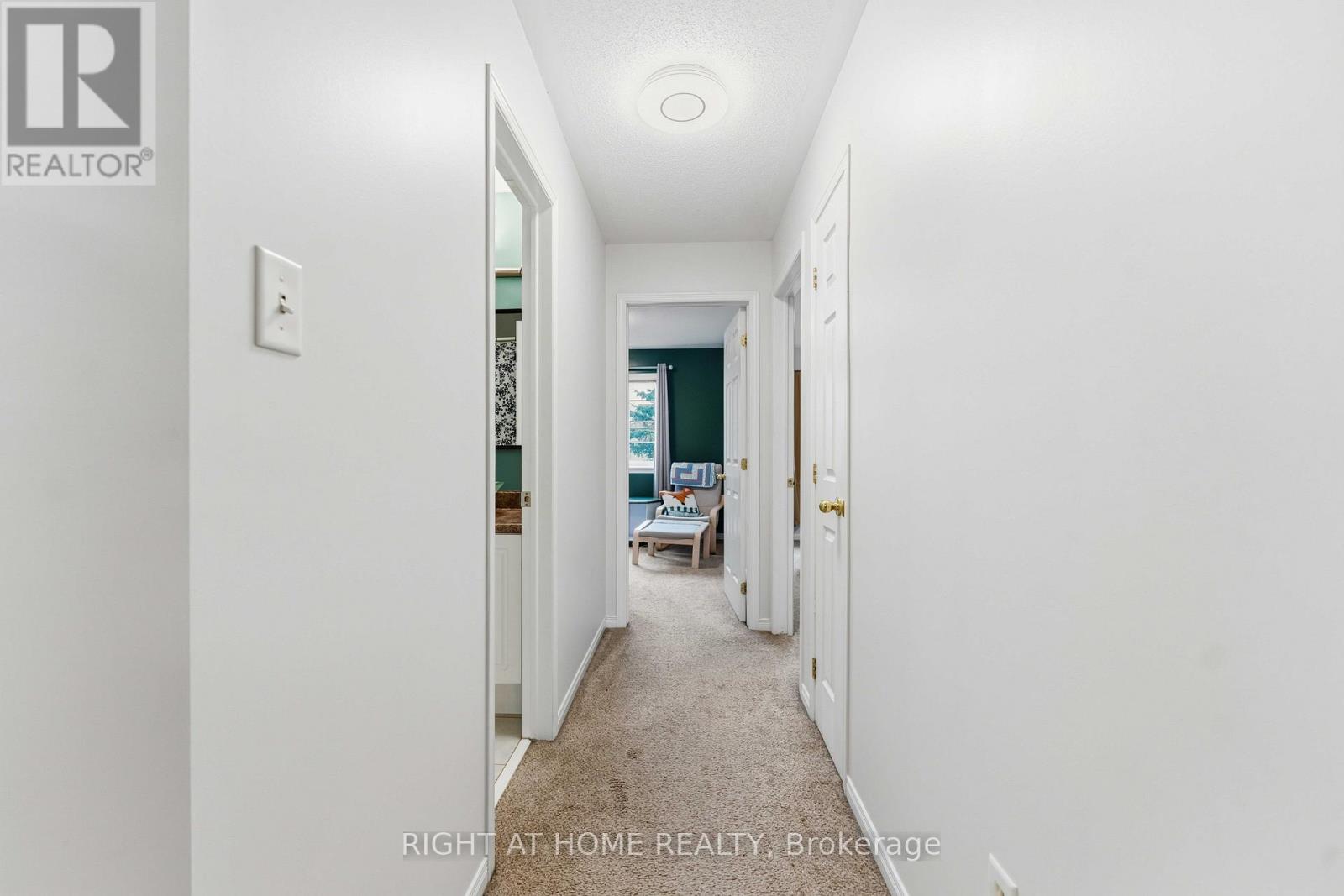 52 Fieldberry Private