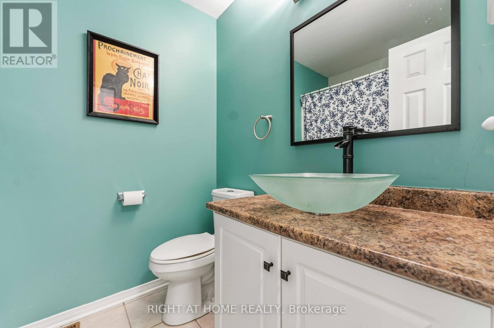 52 Fieldberry Private