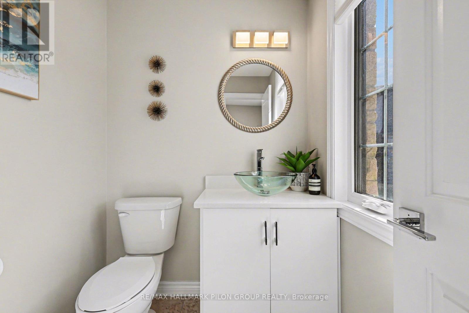 236 Esturgeon Street