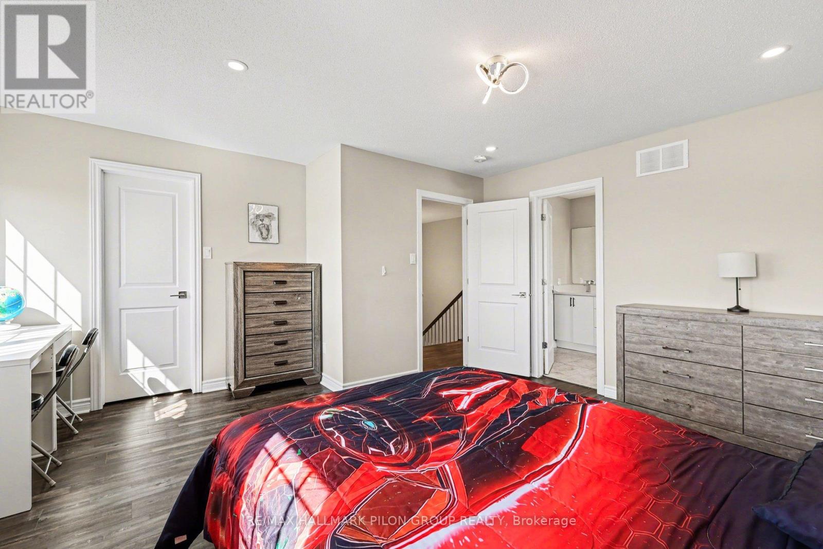 236 Esturgeon Street