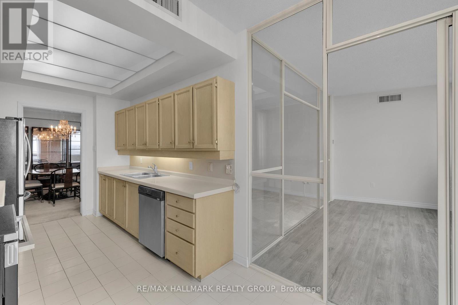 2204 - 1480 Riverside Drive