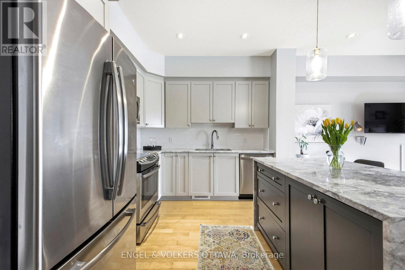 122 Nutting Crescent