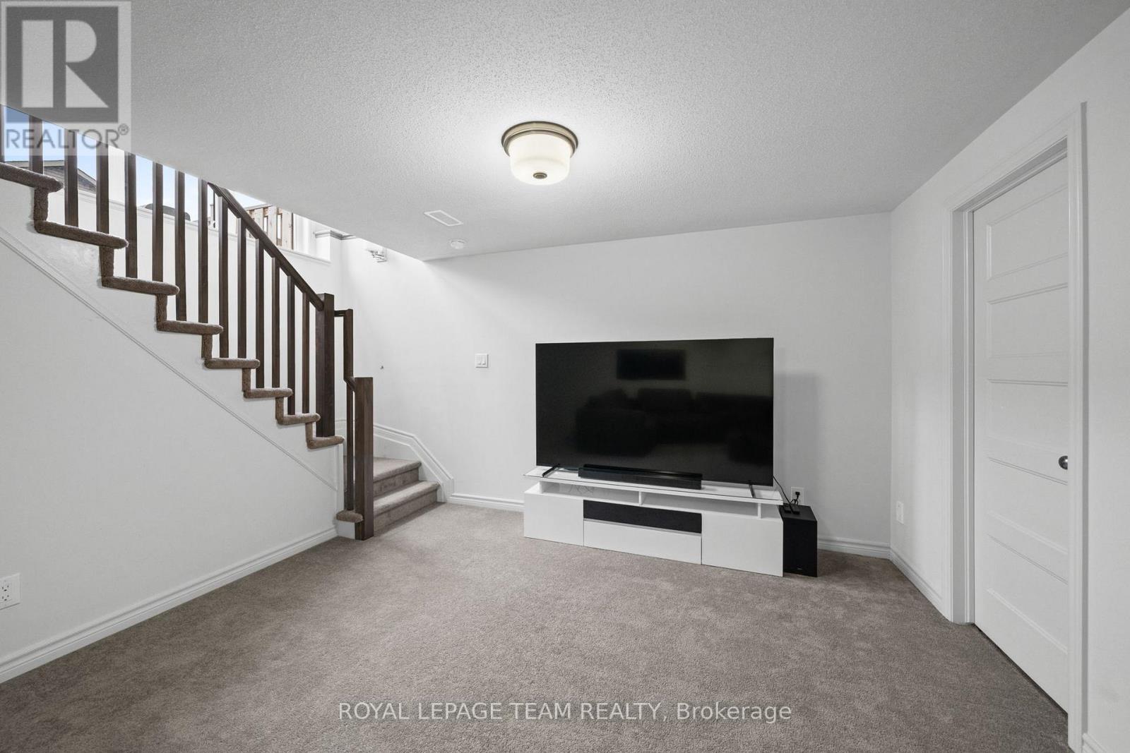 1160 Beckett Crescent