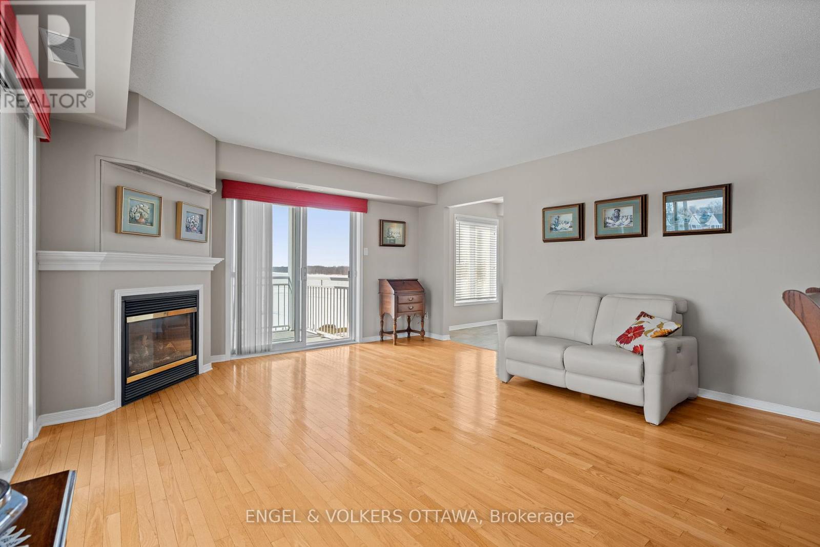 206 - 134 Edwards Street