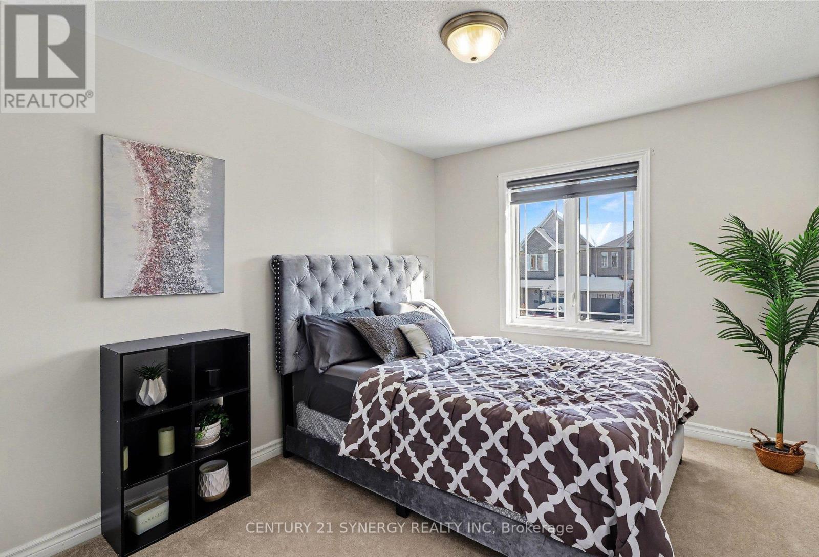 114 Silvermoon Crescent