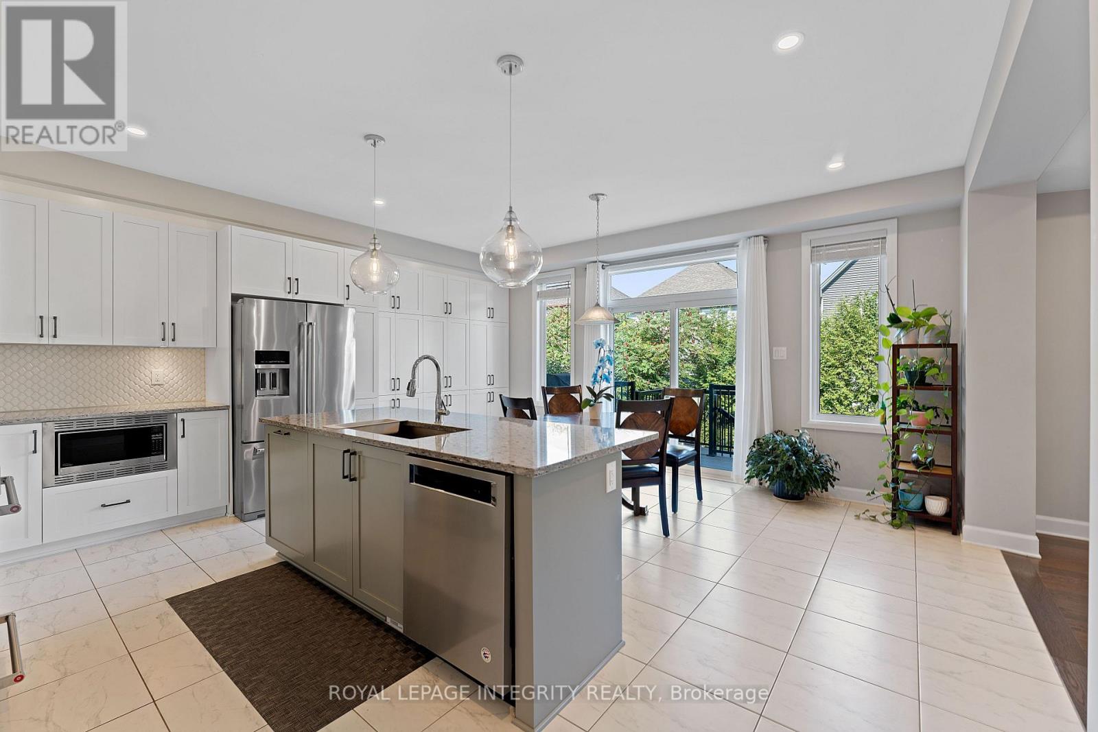 49 Hawks Landing Crescent