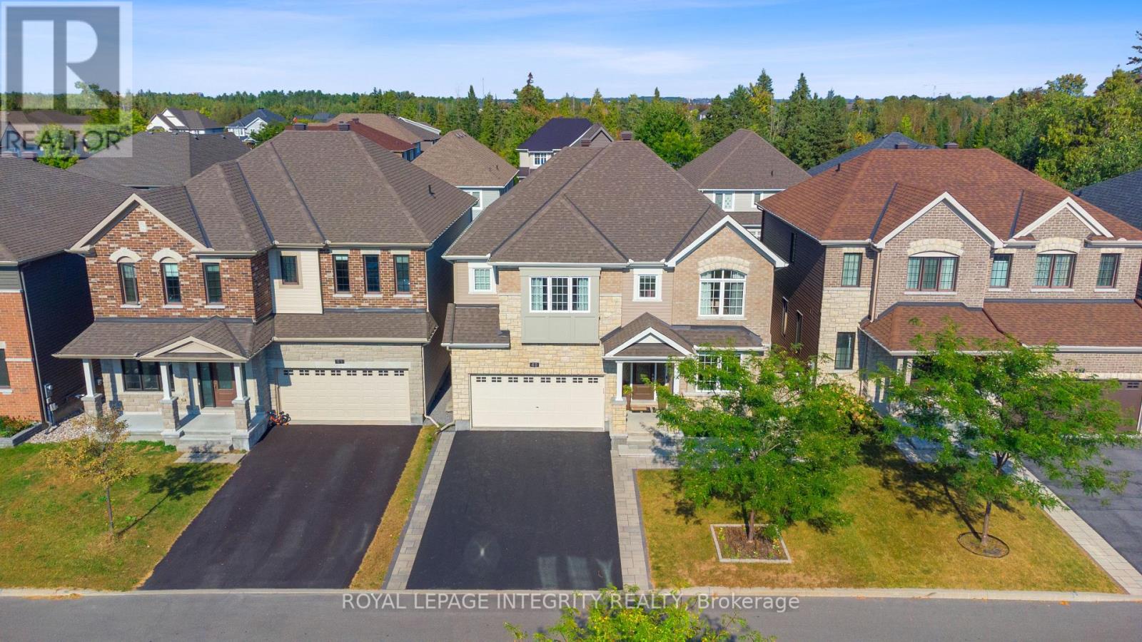 49 Hawks Landing Crescent