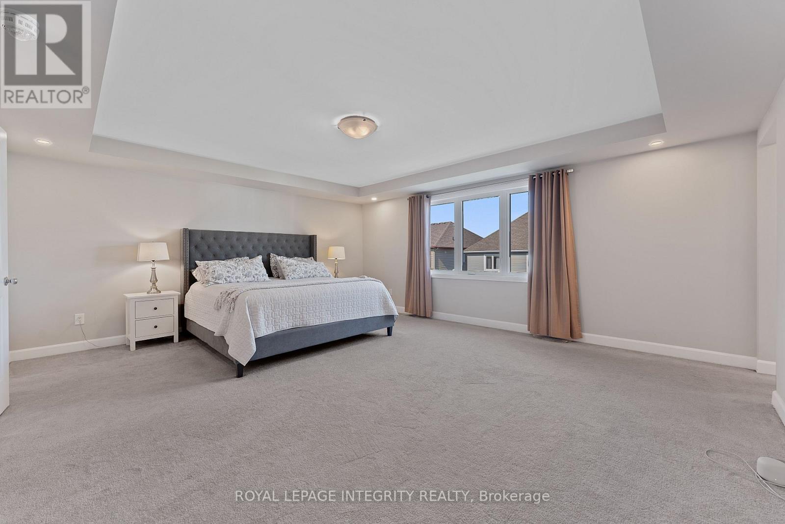 49 Hawks Landing Crescent