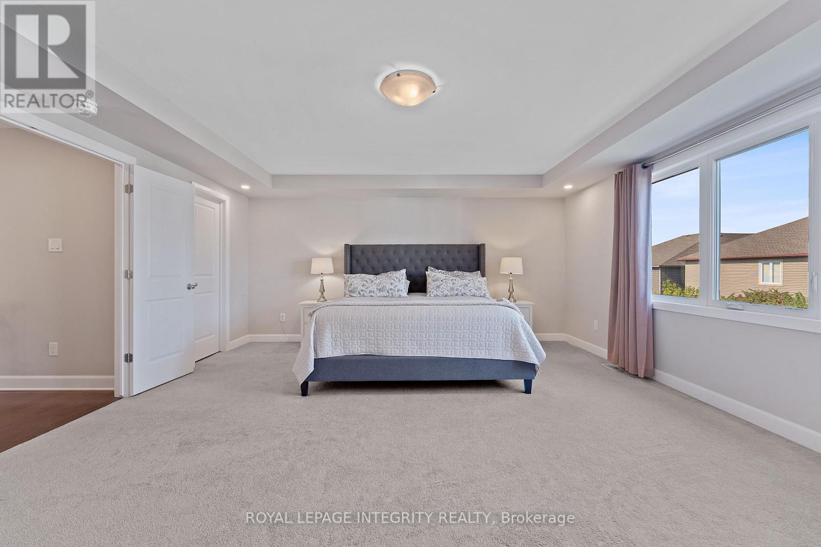 49 Hawks Landing Crescent