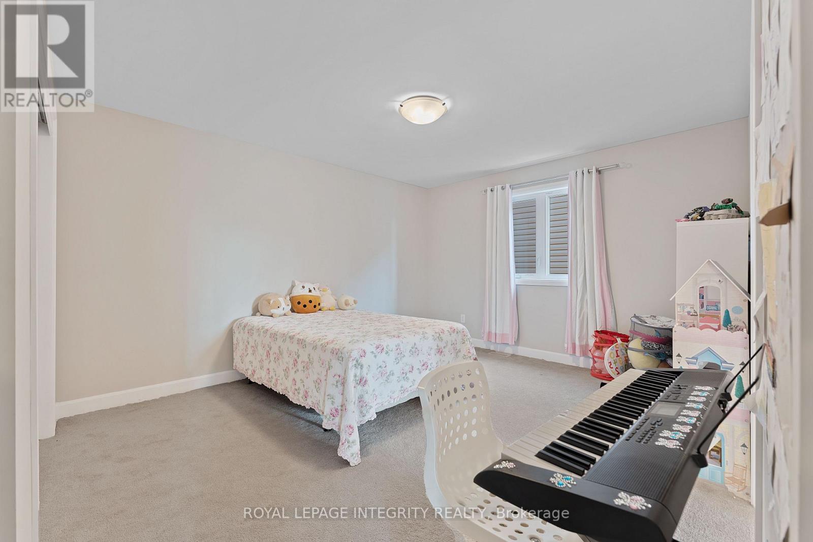 49 Hawks Landing Crescent