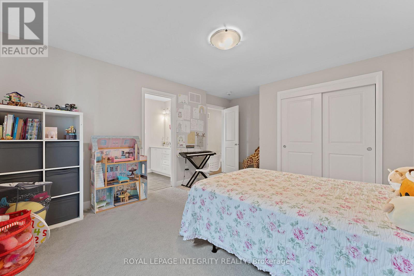 49 Hawks Landing Crescent