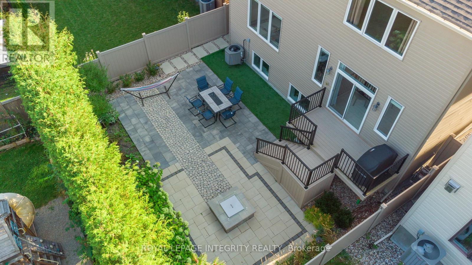 49 Hawks Landing Crescent