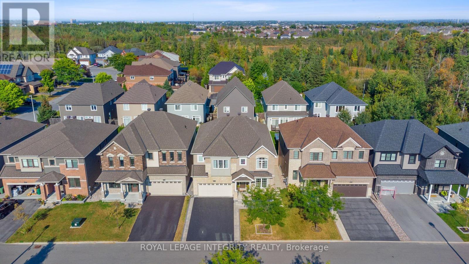 49 Hawks Landing Crescent