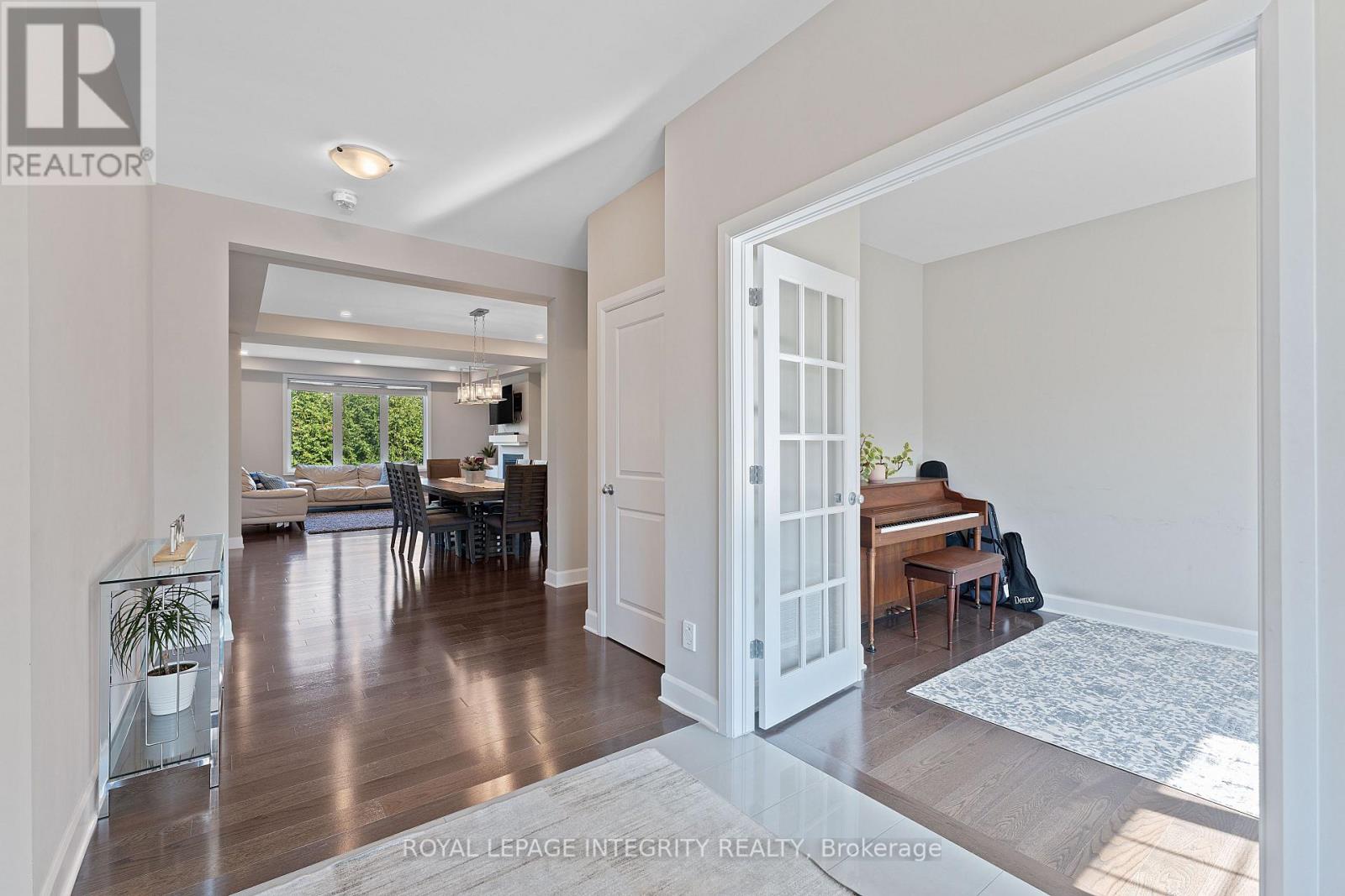 49 Hawks Landing Crescent