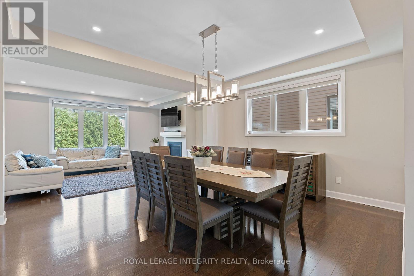 49 Hawks Landing Crescent