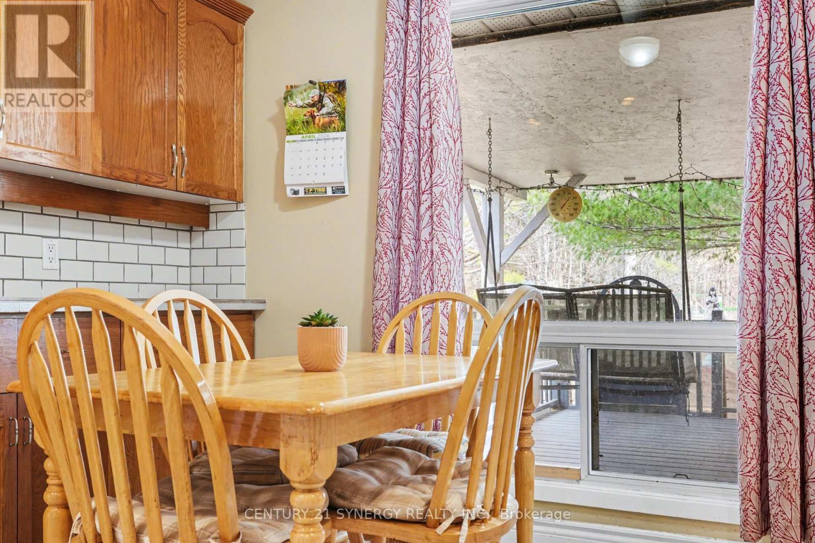 220 Highfield Crescent