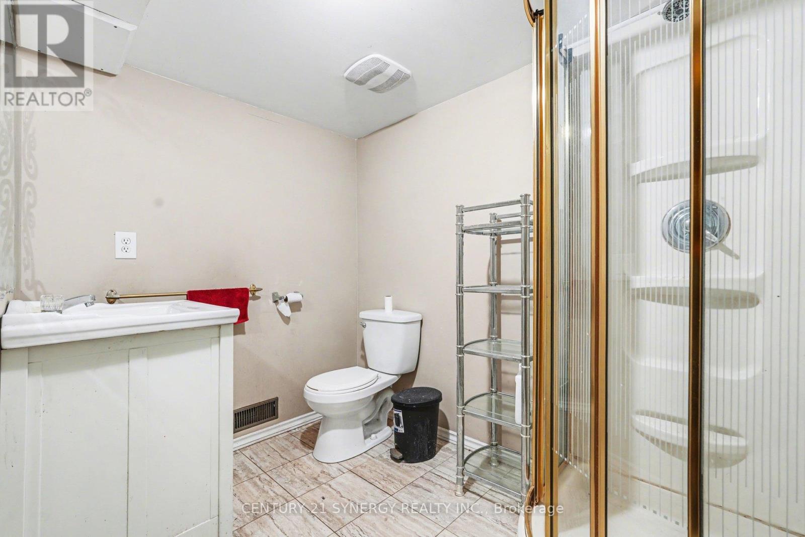 220 Highfield Crescent