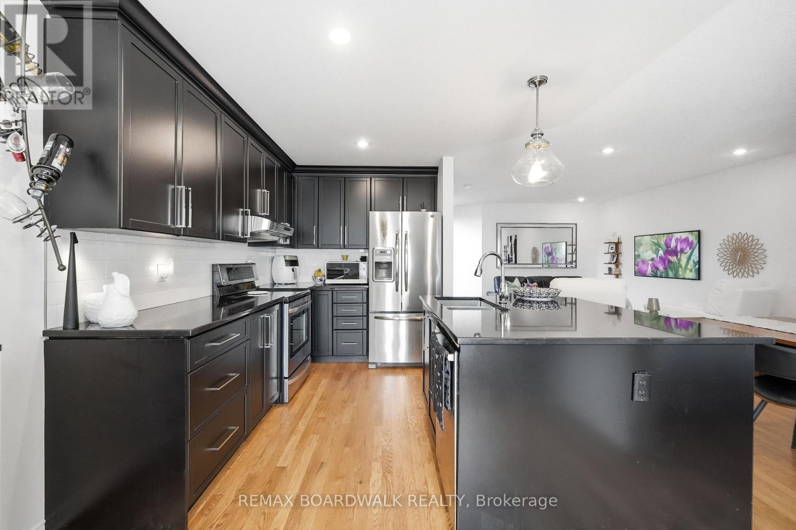 1600 Henri Lauzon Street