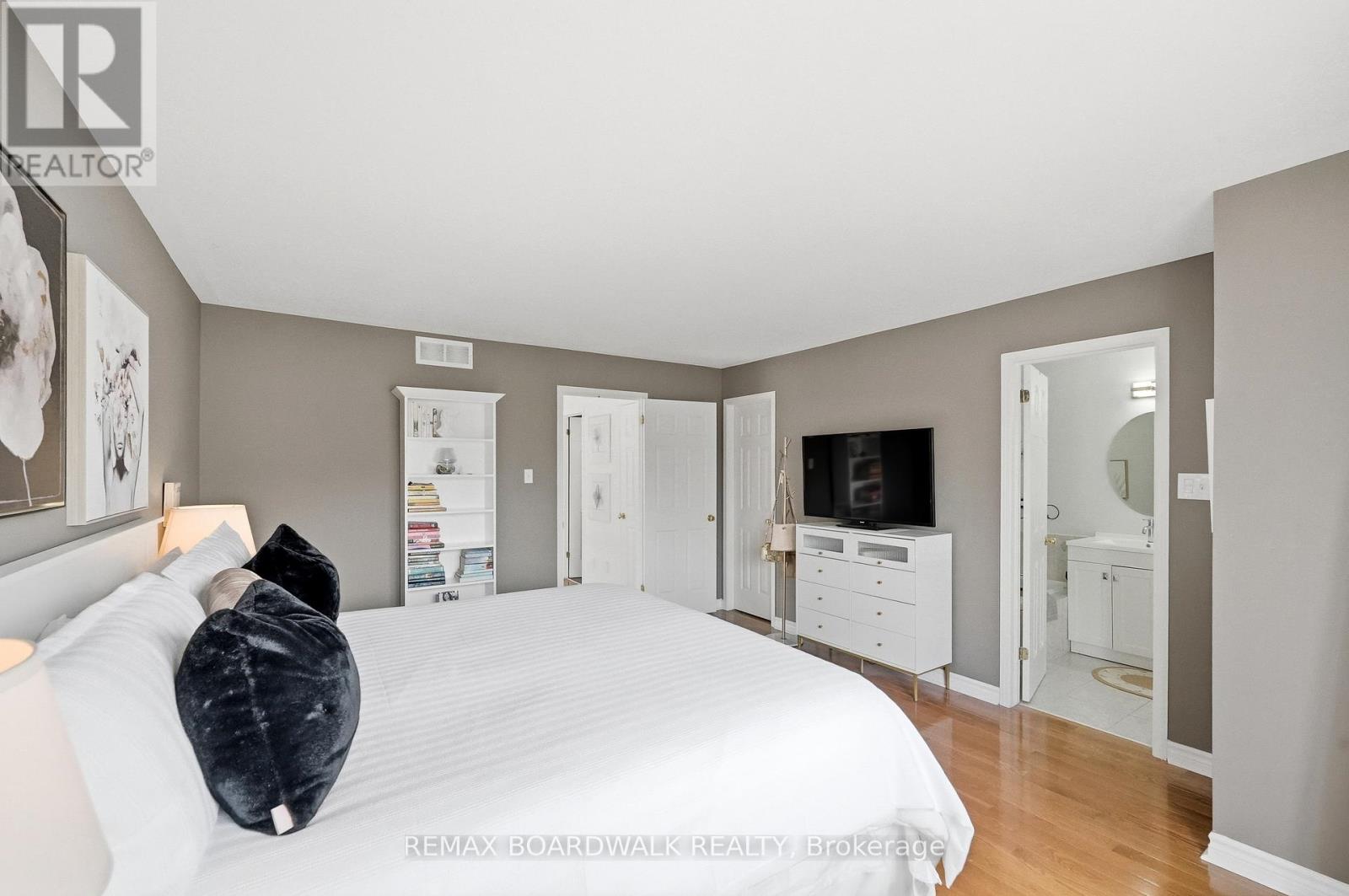 1600 Henri Lauzon Street