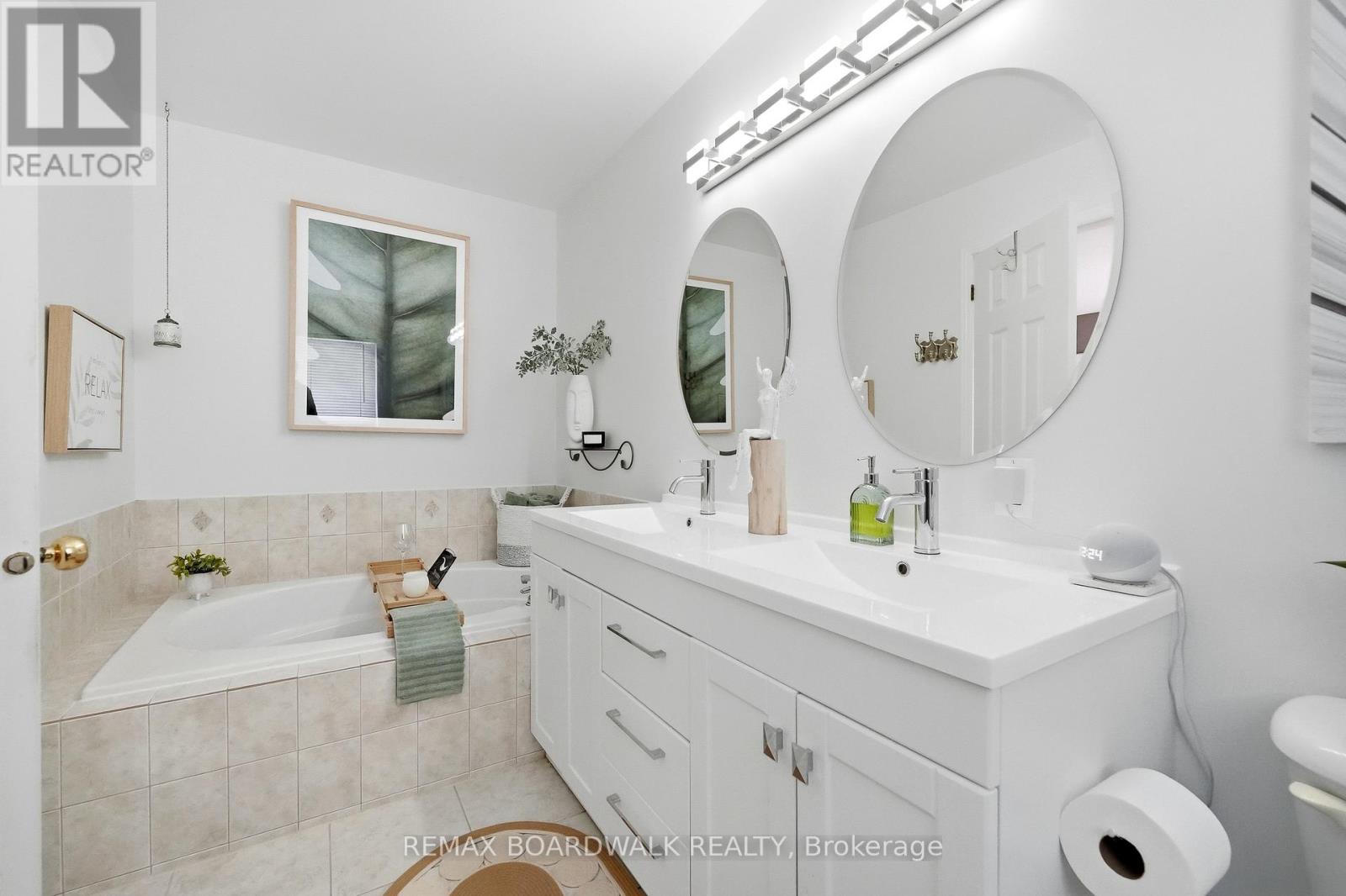 1600 Henri Lauzon Street