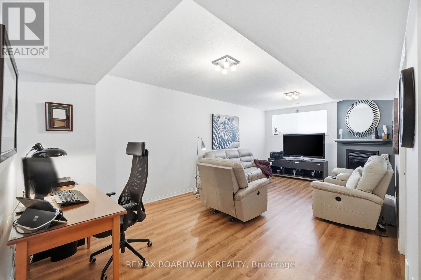 1600 Henri Lauzon Street