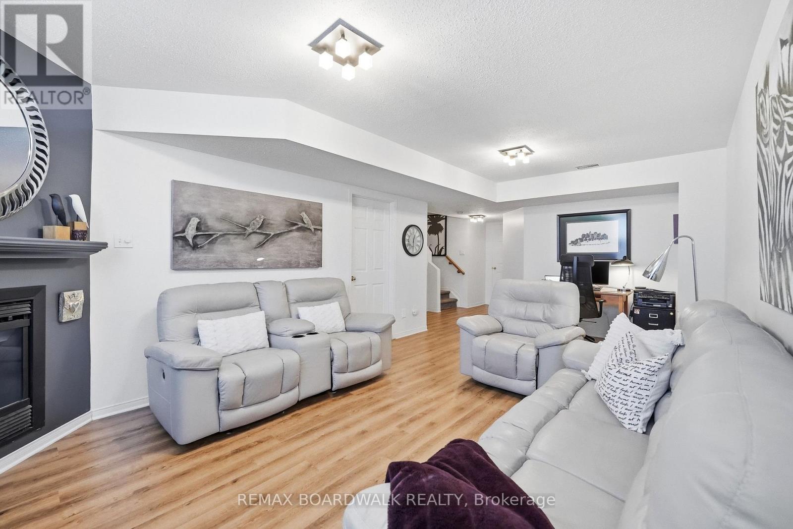 1600 Henri Lauzon Street