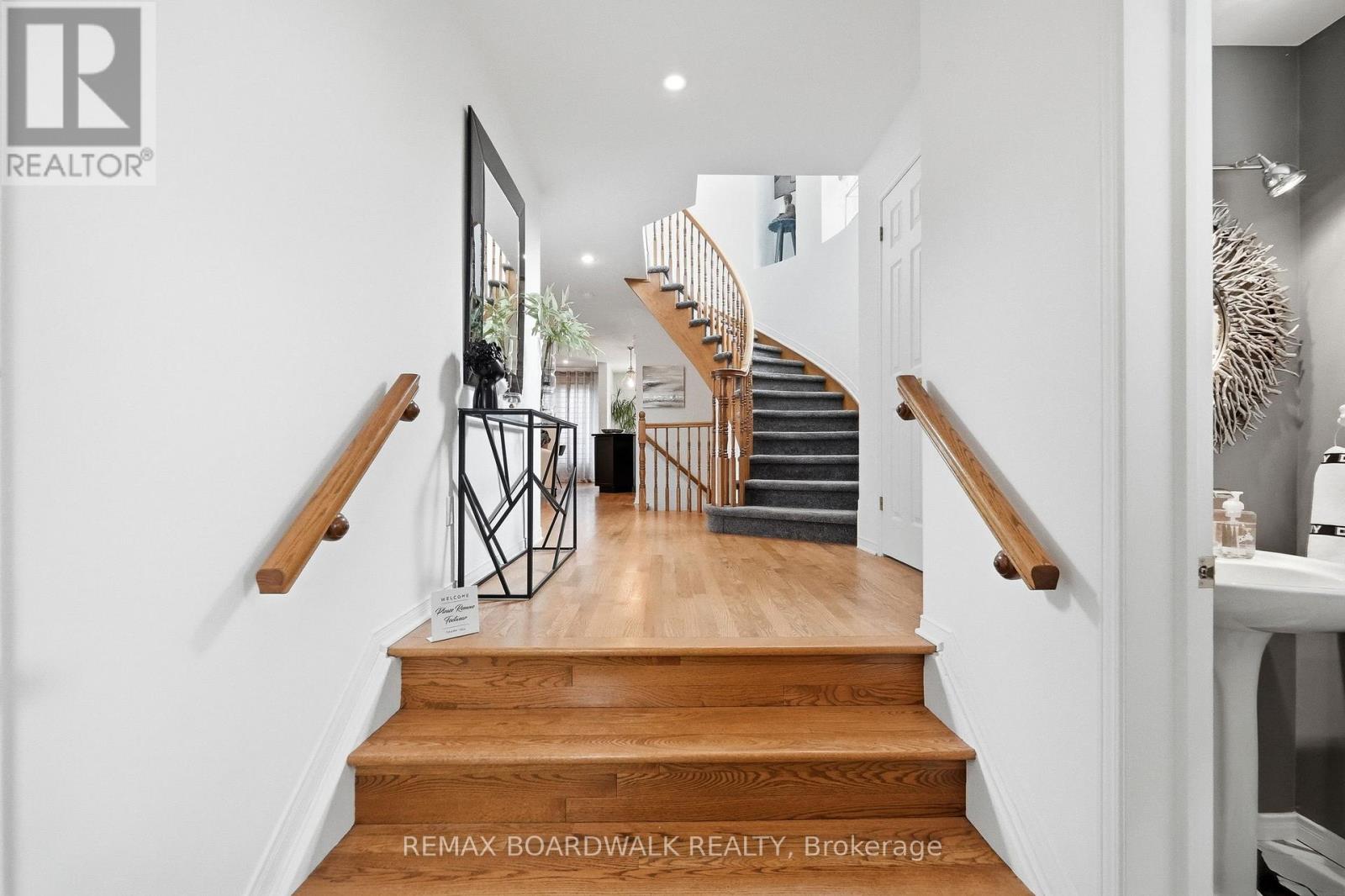 1600 Henri Lauzon Street