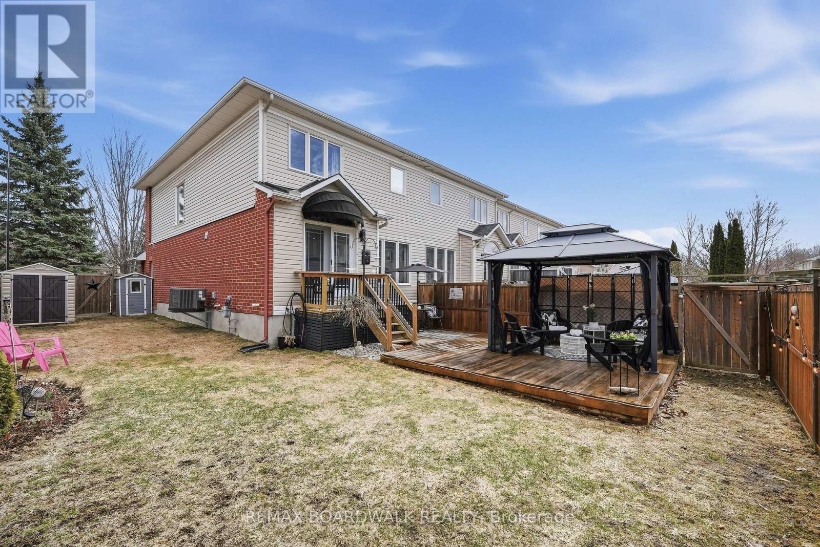 1600 Henri Lauzon Street