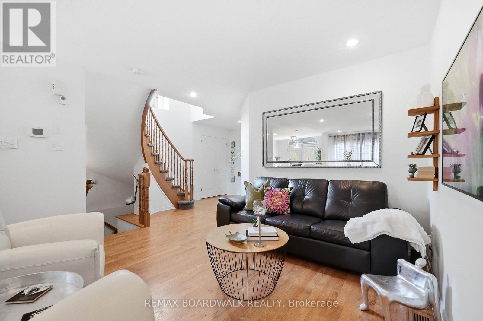 1600 Henri Lauzon Street