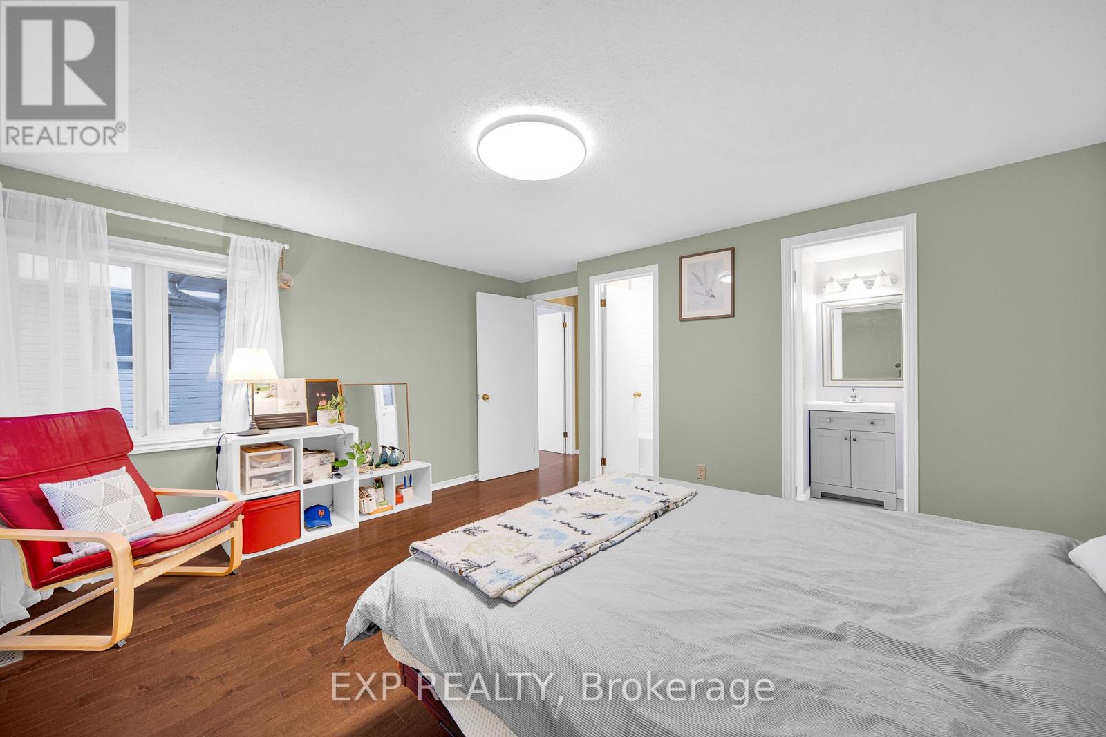 4 Huntersfield Drive