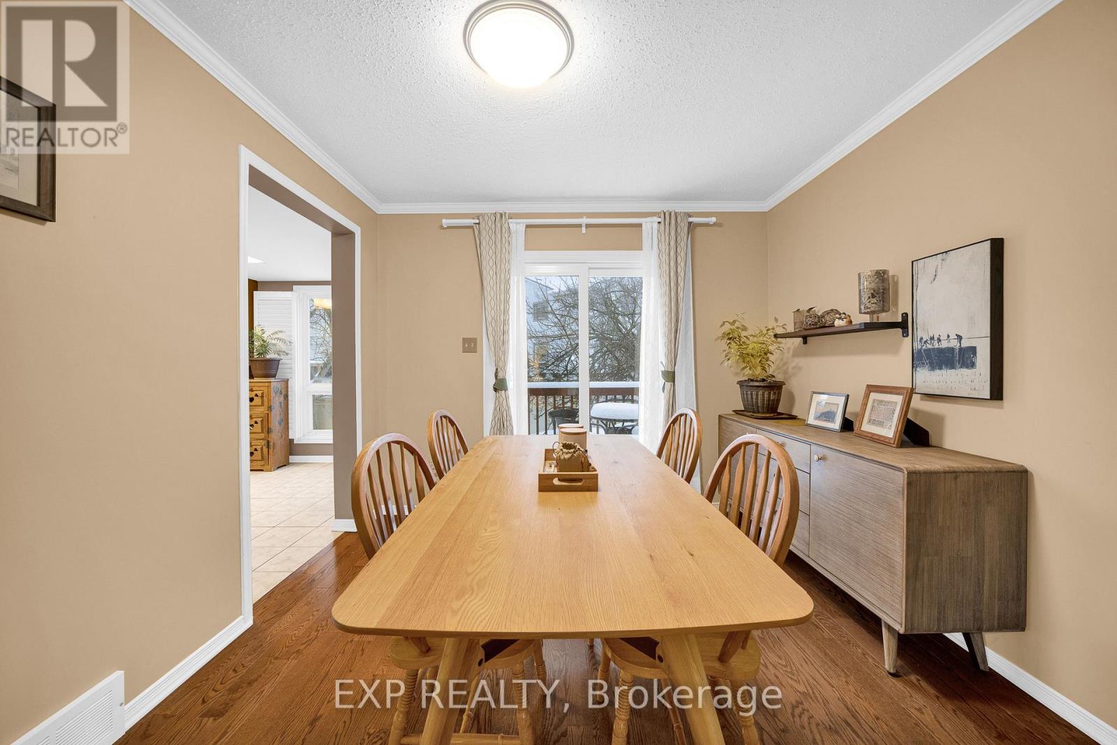 4 Huntersfield Drive