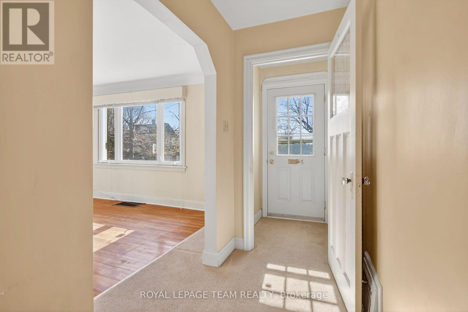 591 Churchill Avenue N