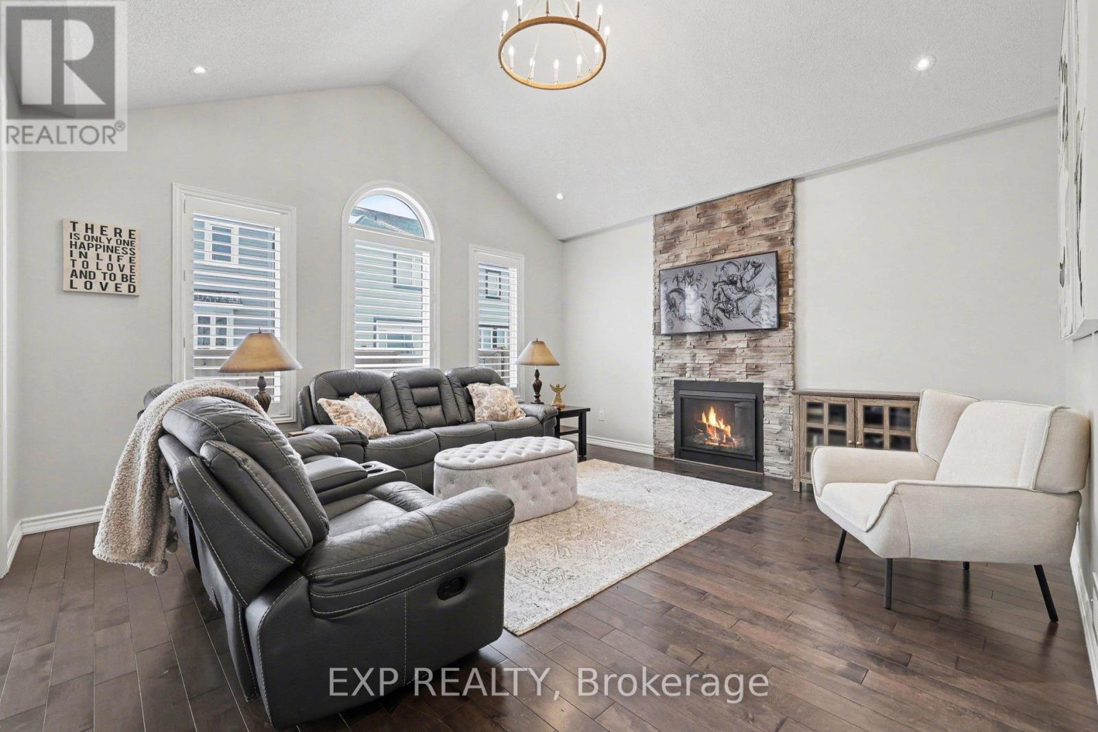 73 Bristling Crescent