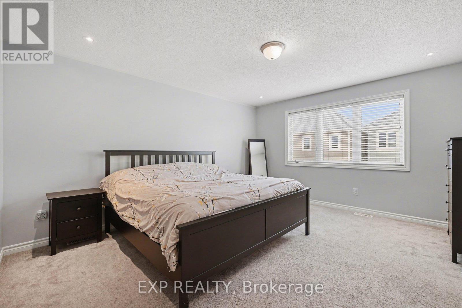 73 Bristling Crescent