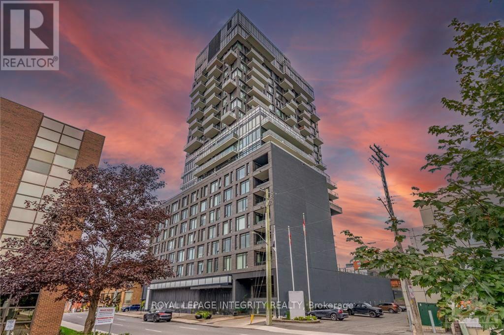 1006 - 203 Catherine Street