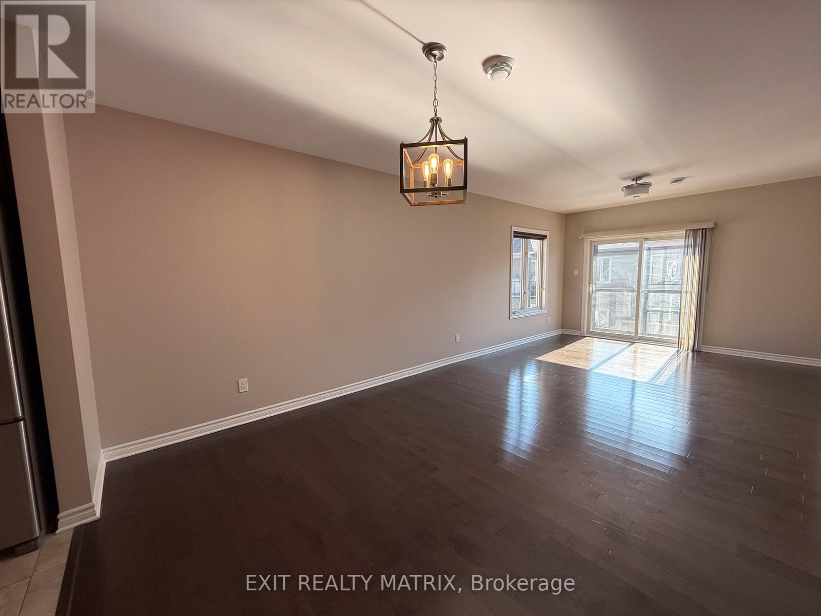 305 - 300 Solstice Crescent