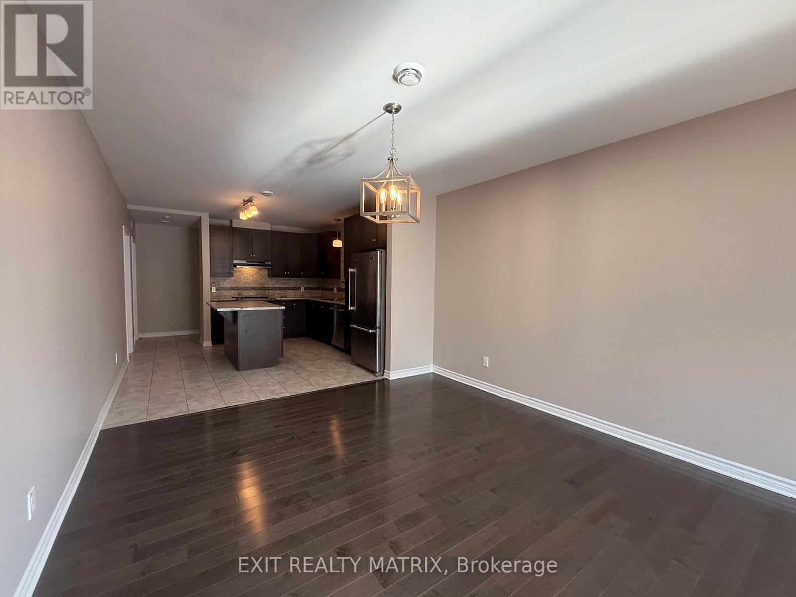 305 - 300 Solstice Crescent