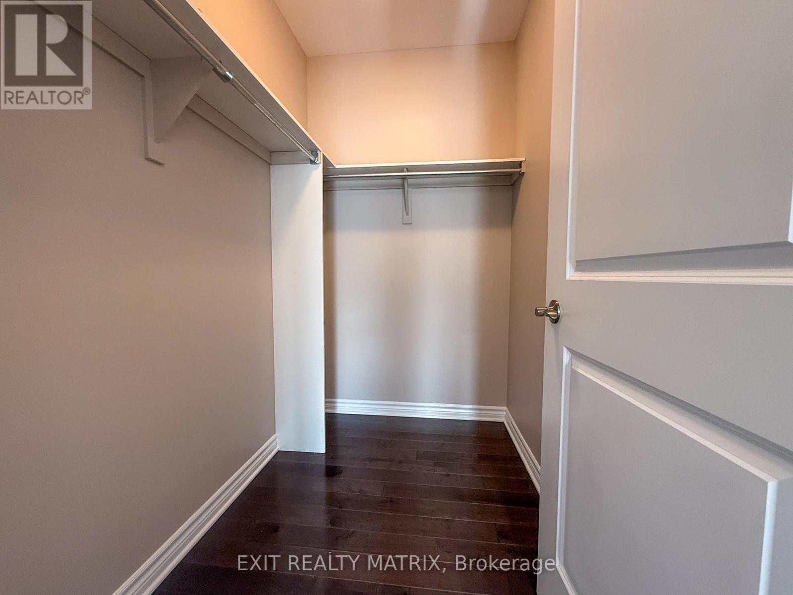 305 - 300 Solstice Crescent