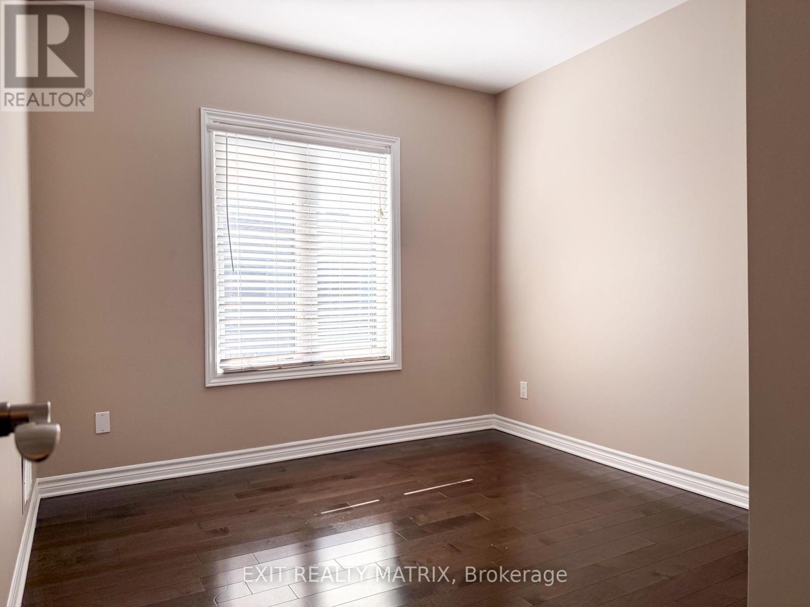 305 - 300 Solstice Crescent