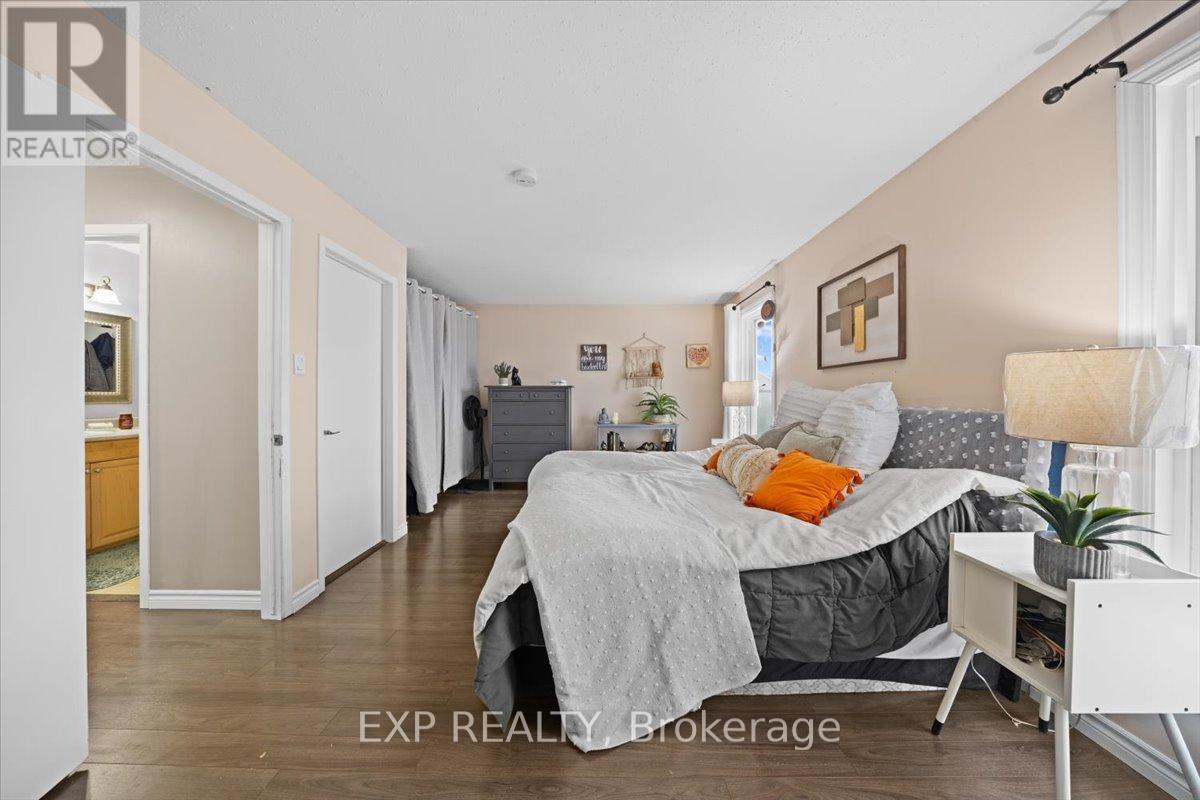 D - 284 Dalehurst Drive