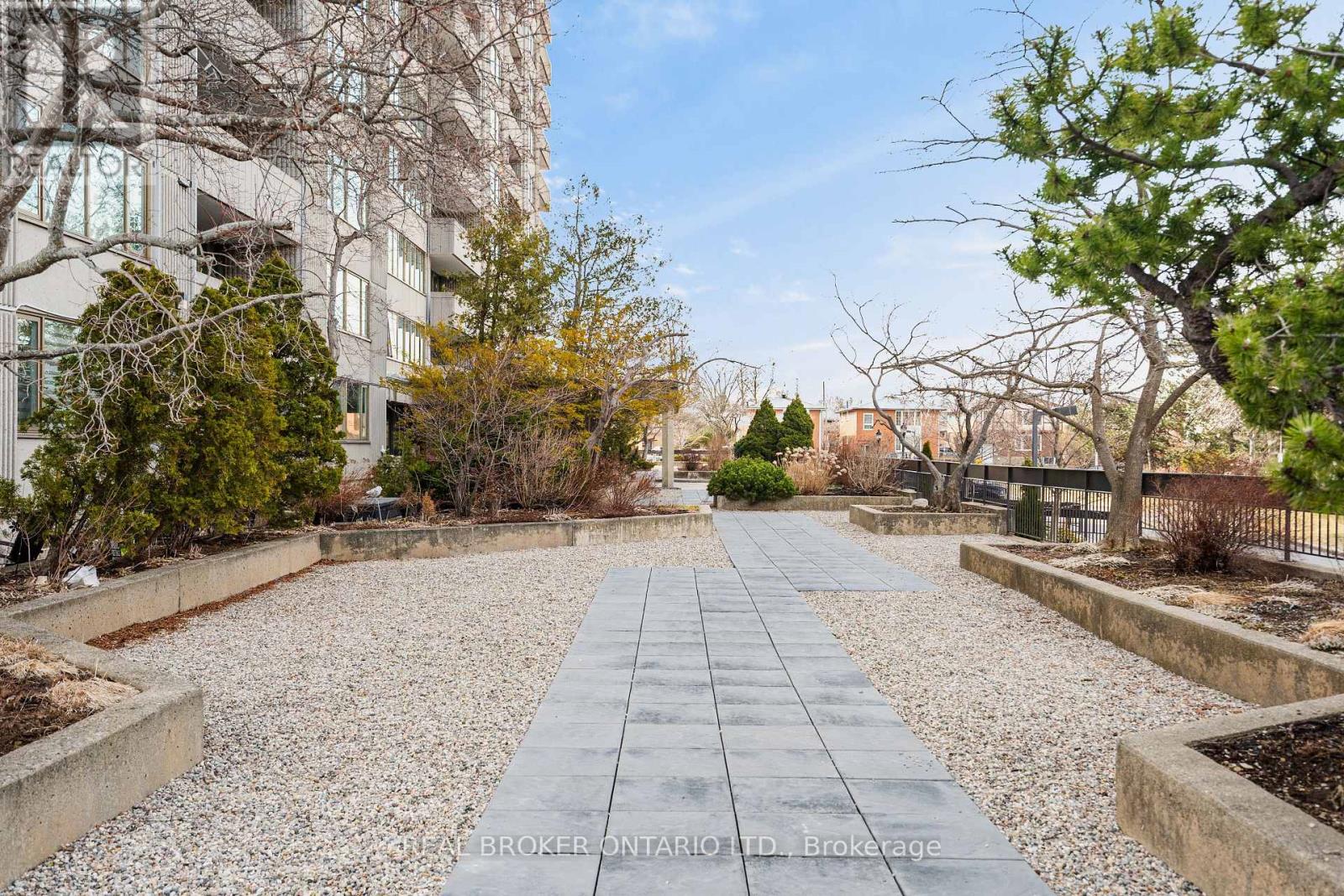 506 - 2625 Regina Street