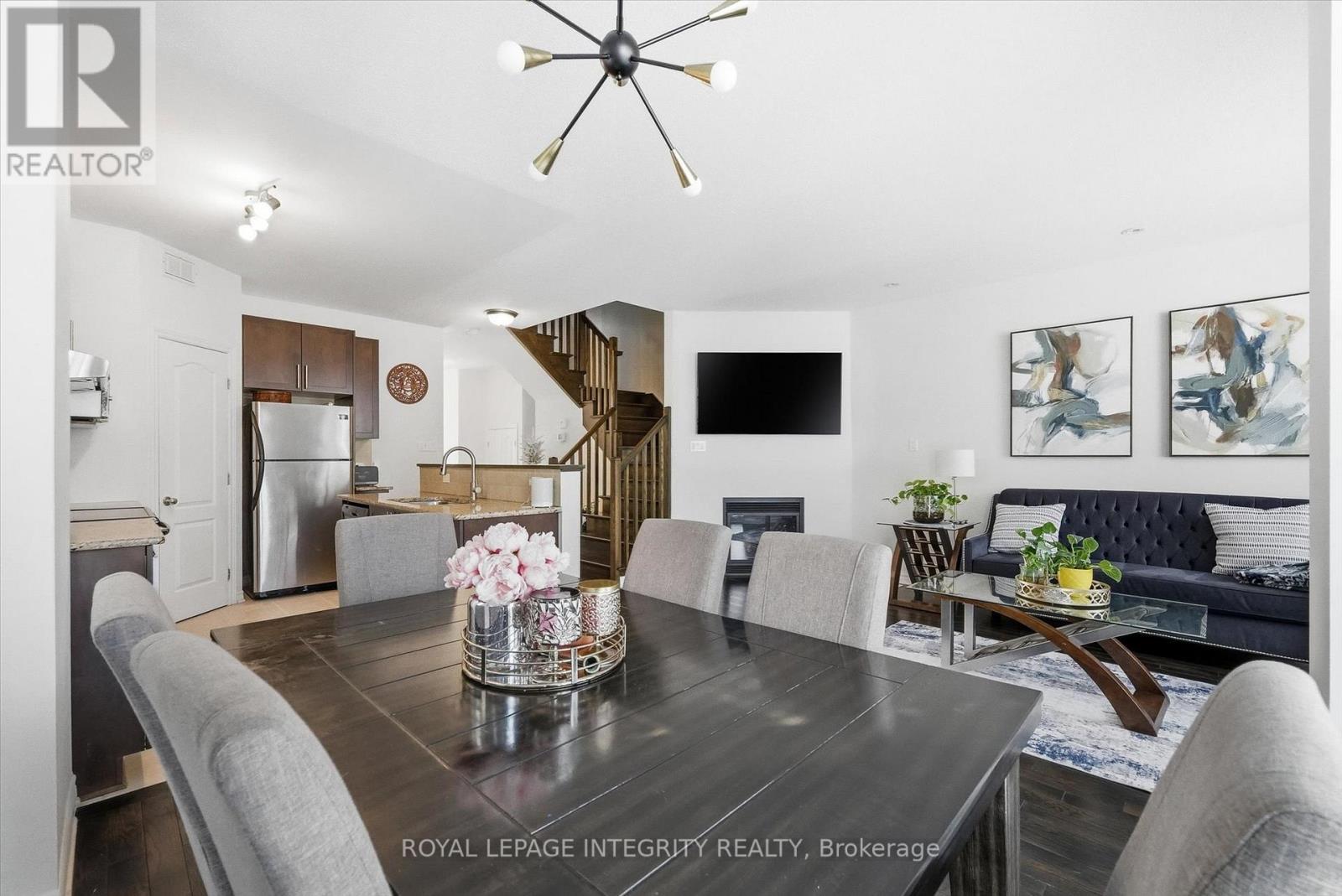 418 Rochefort Circle