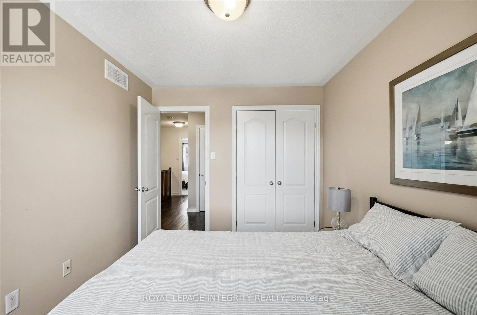 418 Rochefort Circle