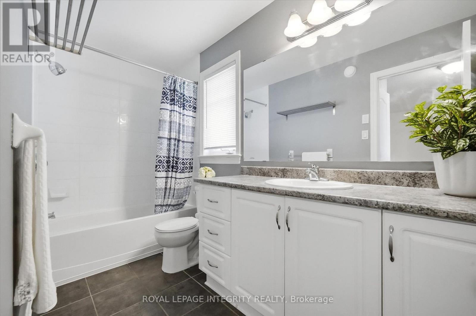 418 Rochefort Circle