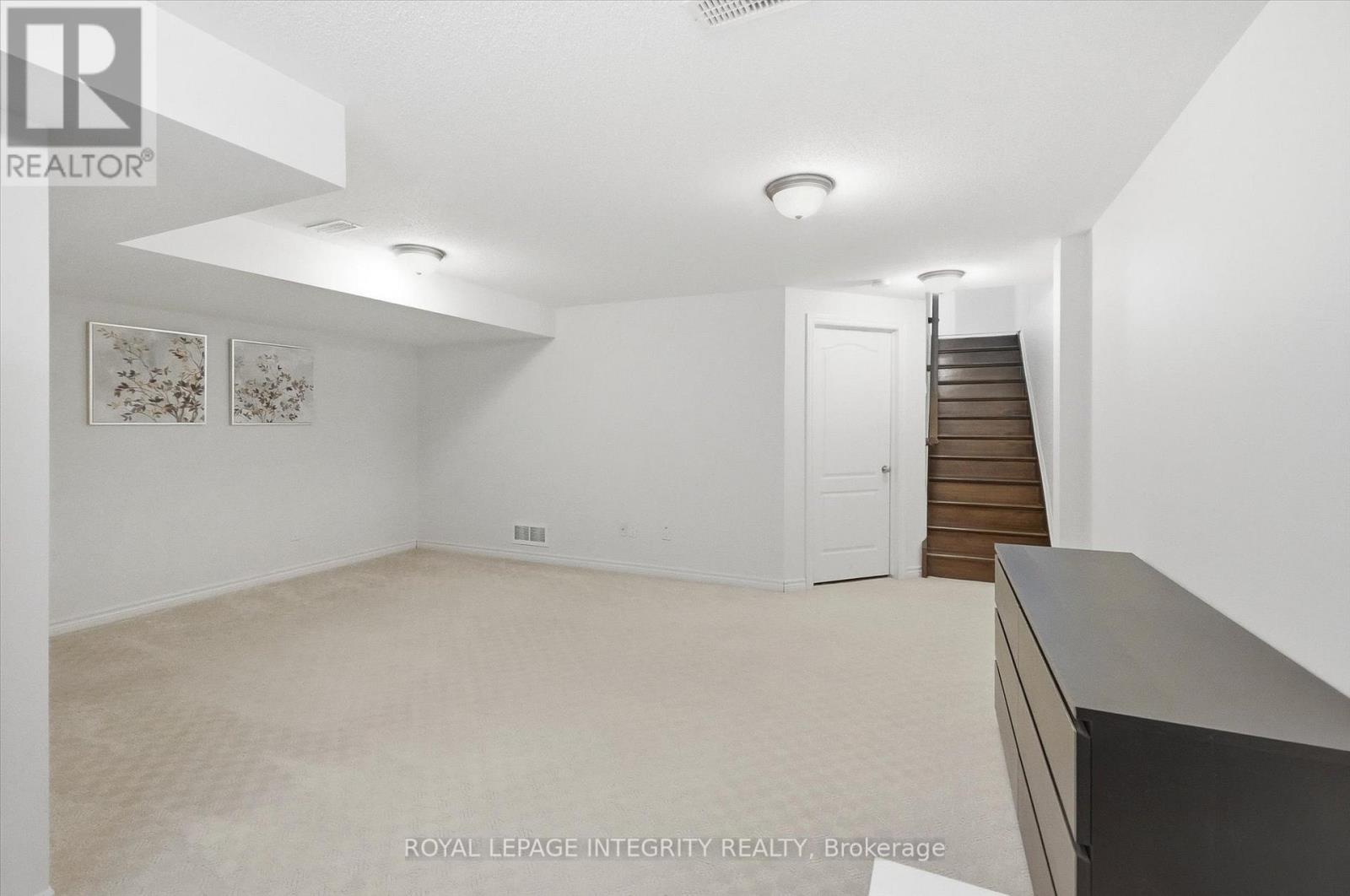 418 Rochefort Circle