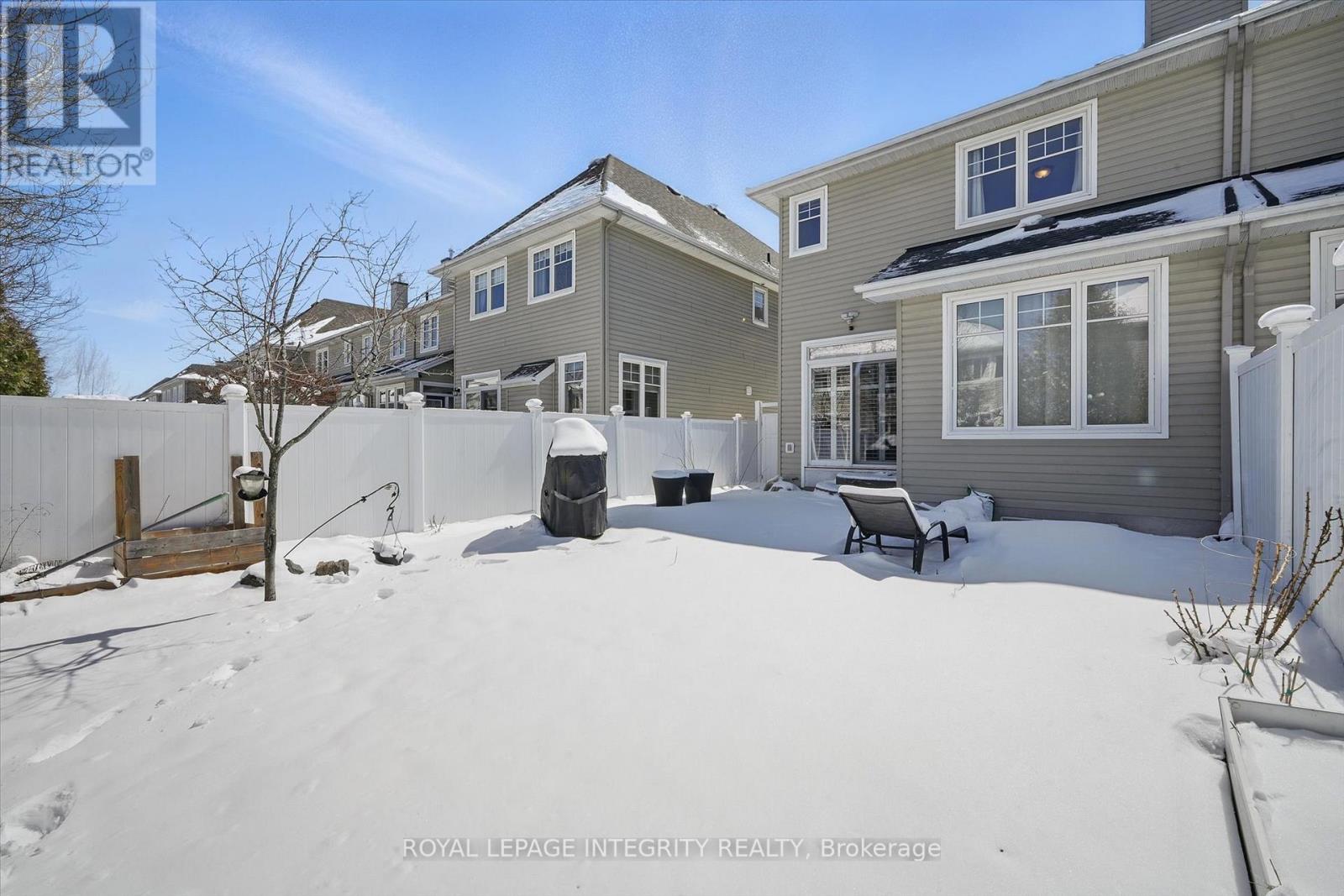 418 Rochefort Circle