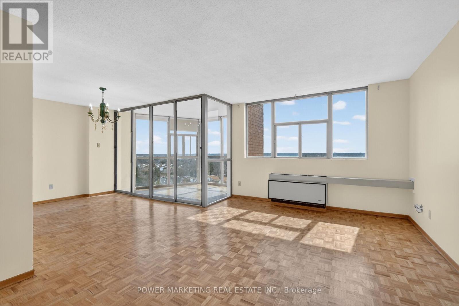 1204 - 2760 Carousel Crescent